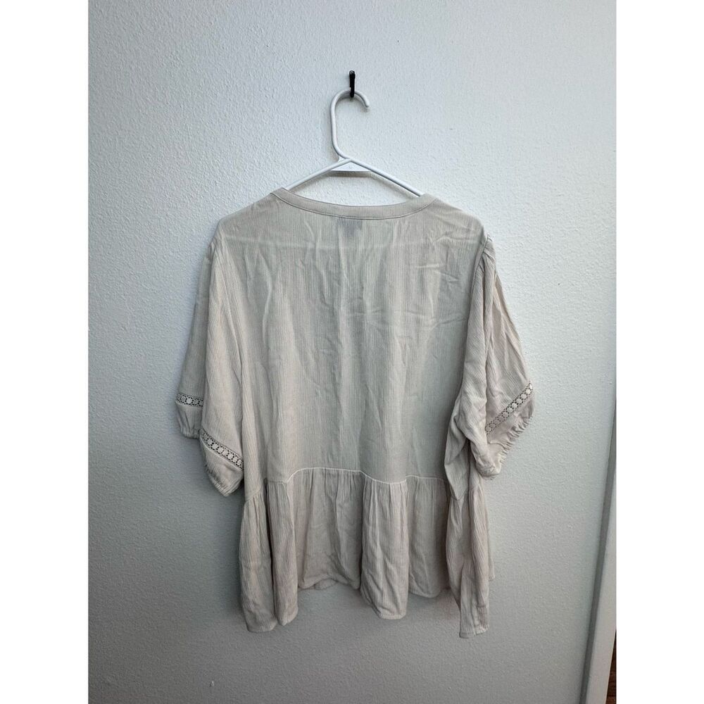 NWT torrid Cream Lace-Trim Boho Crinkle Gauze Peplum Blouse - Size 1 - Picture 11 of 13